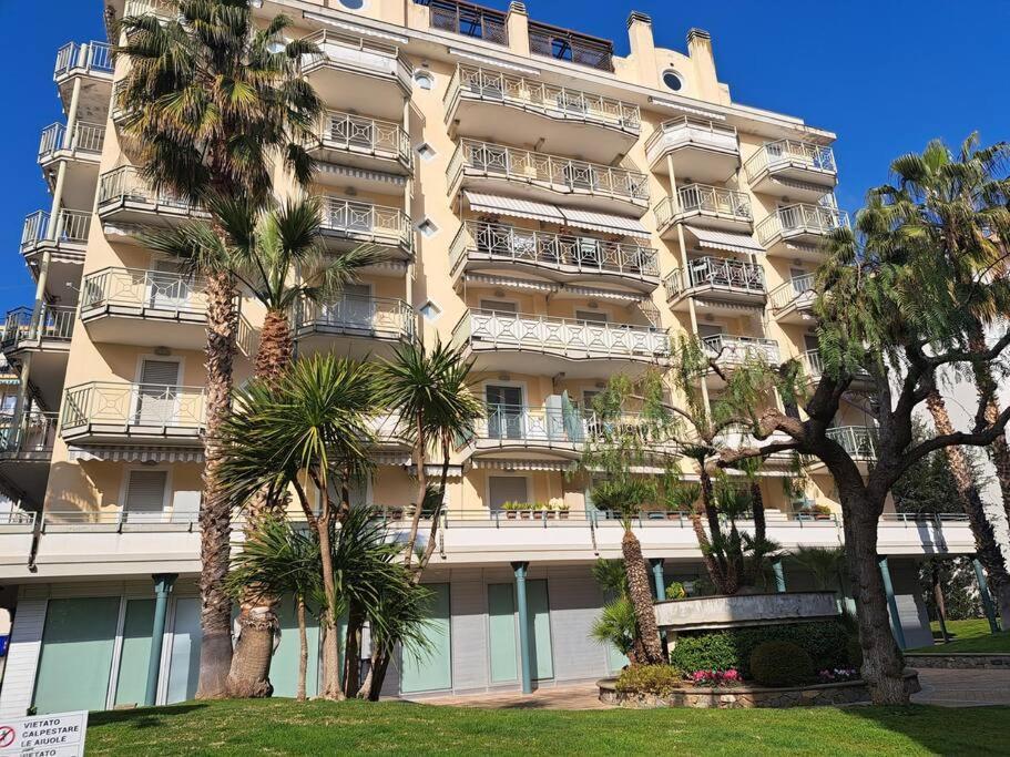 Centrale Vicino Spiagge E Ciclabile + Box-Auto ! Apartment Arma di Taggia Exterior foto