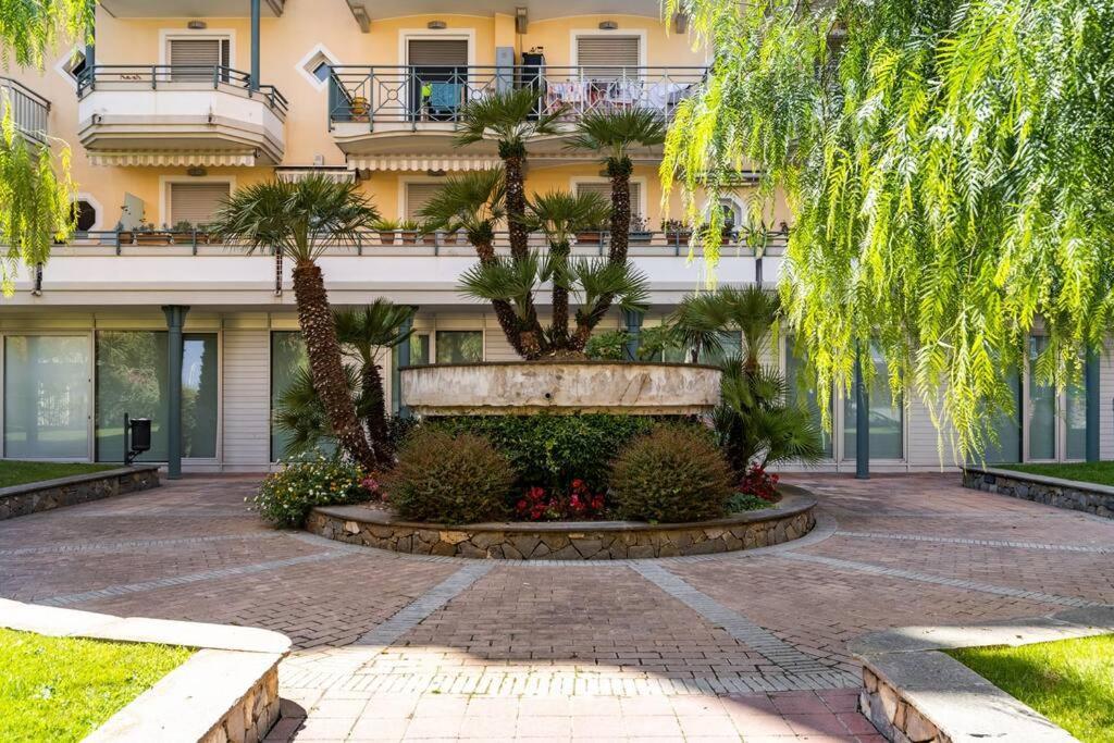 Centrale Vicino Spiagge E Ciclabile + Box-Auto ! Apartment Arma di Taggia Exterior foto