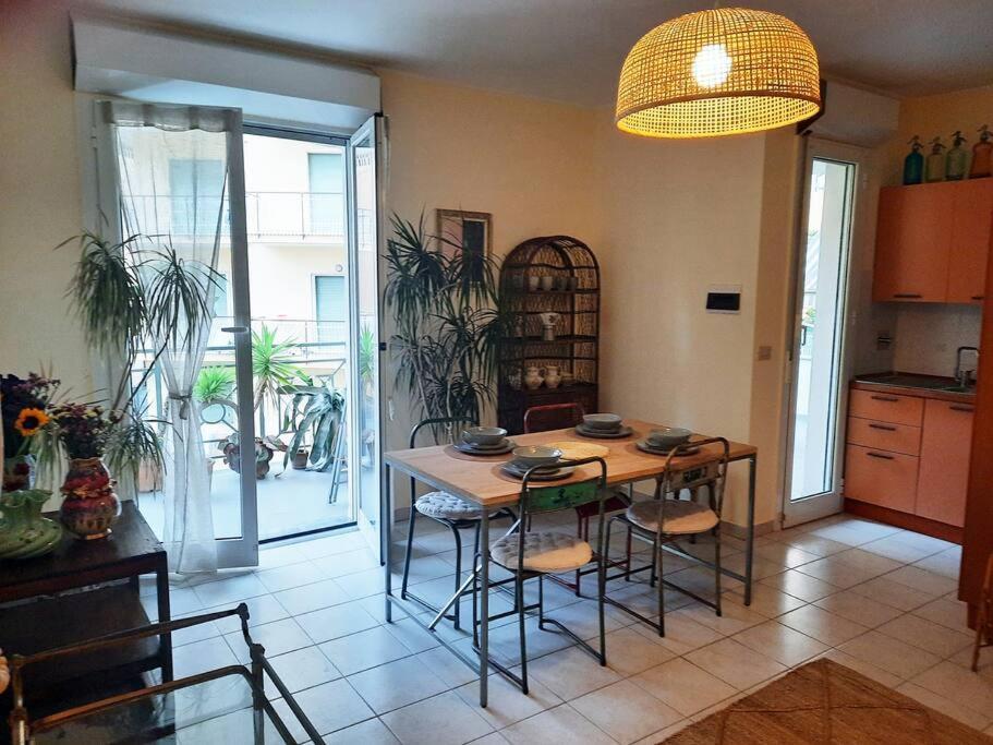 Centrale Vicino Spiagge E Ciclabile + Box-Auto ! Apartment Arma di Taggia Exterior foto